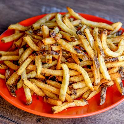 A plate of fries.