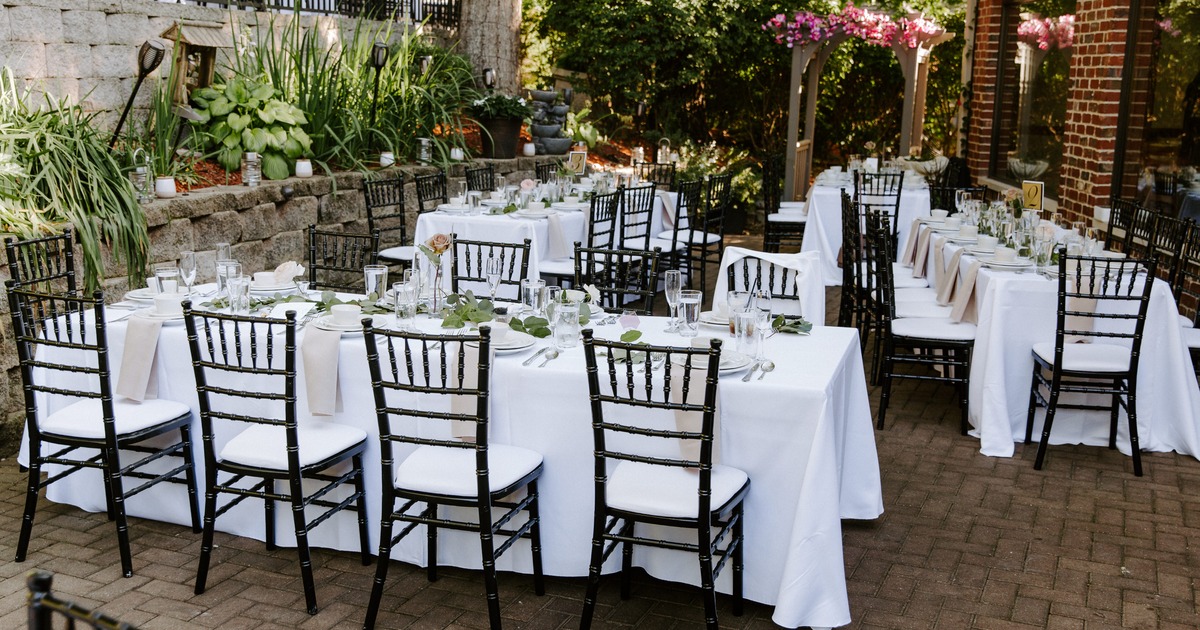 Outdoor terrace, dining tables