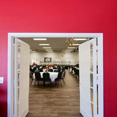 View on the dining area's interior from the entrance.