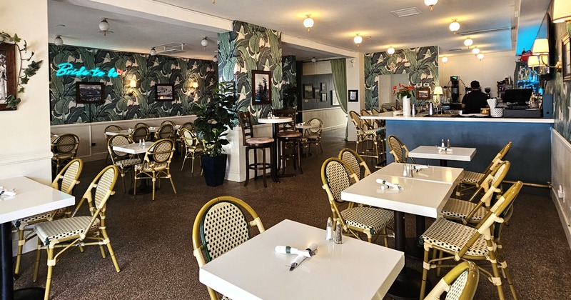 restaurant The Thirsty Palms inside