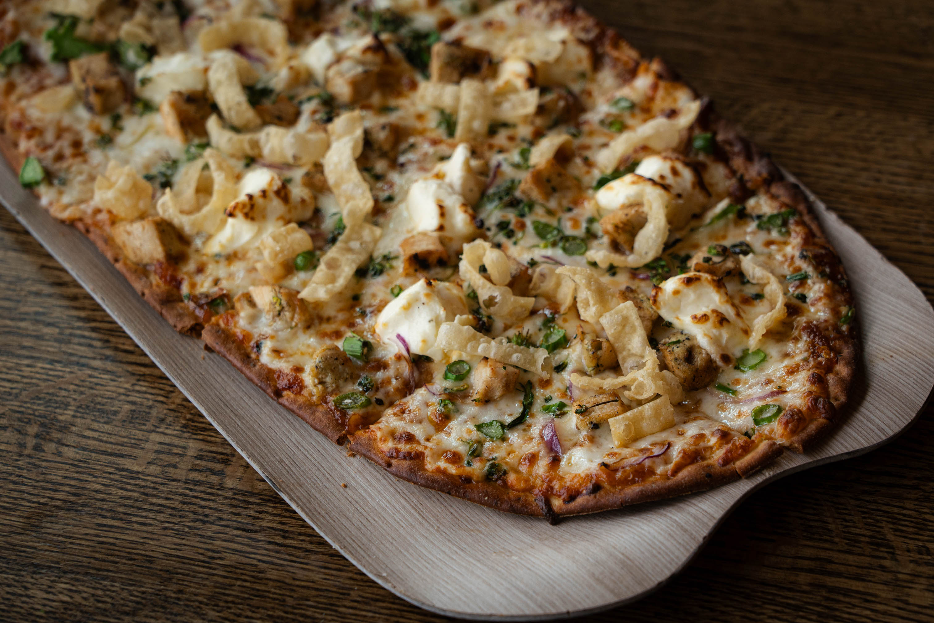 Thai chicken flatbread, close up