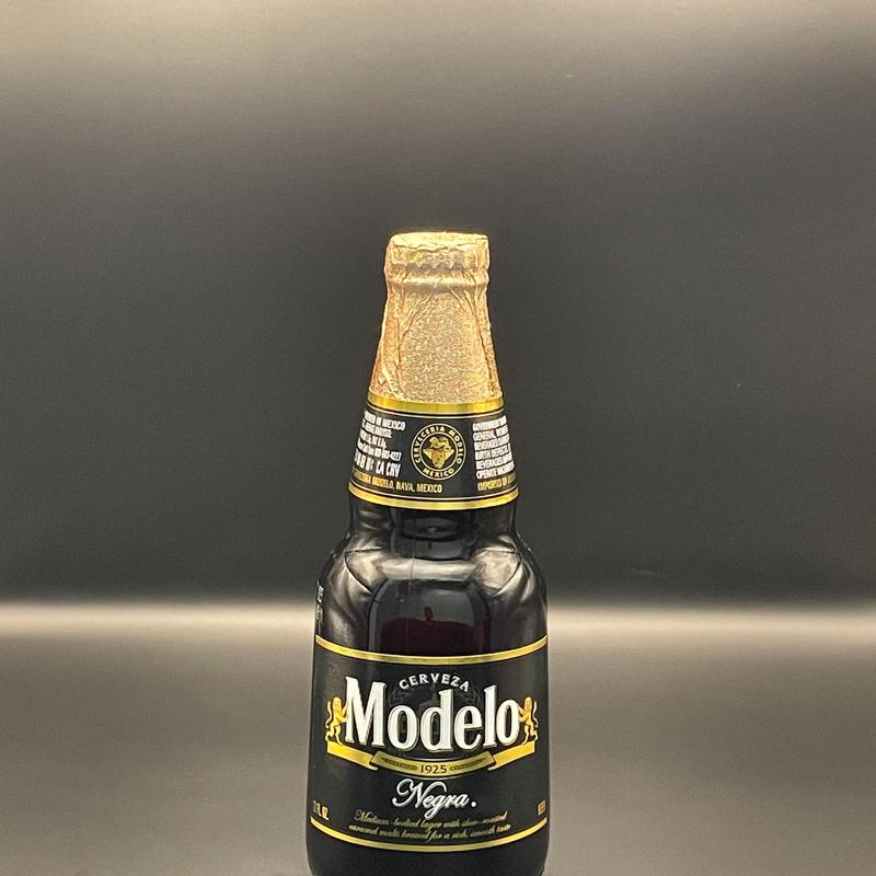 Modelo Negra photo