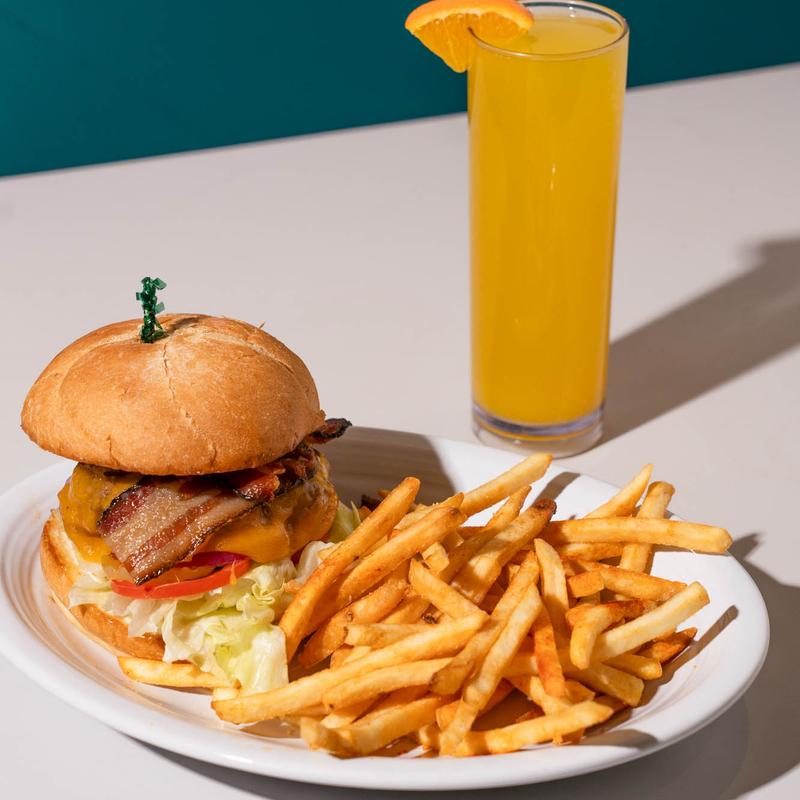 menu item 7 of 9, Classic Cheeseburger