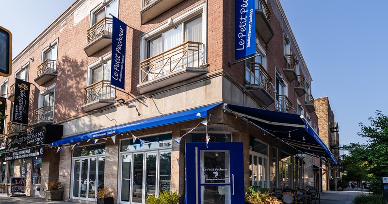 Exterior, corner of retaurant, entrance