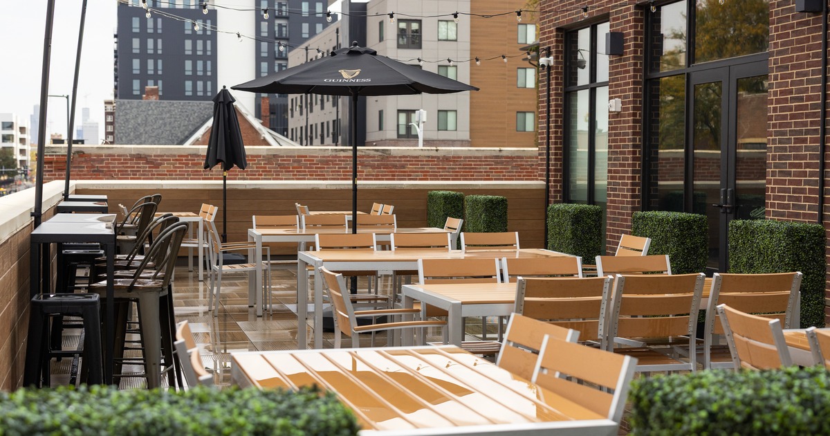 Exterior, terrace, tables, chairs, plants