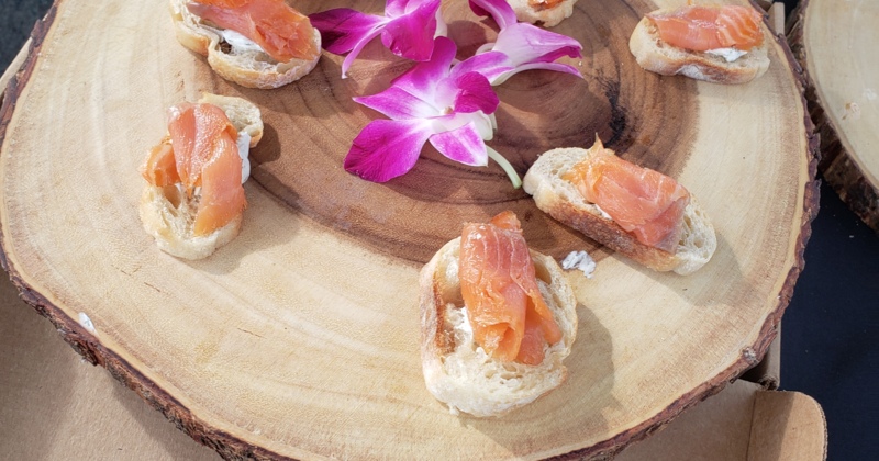 Smoked salmon crostini