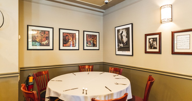 Dining table set up for sixt guests