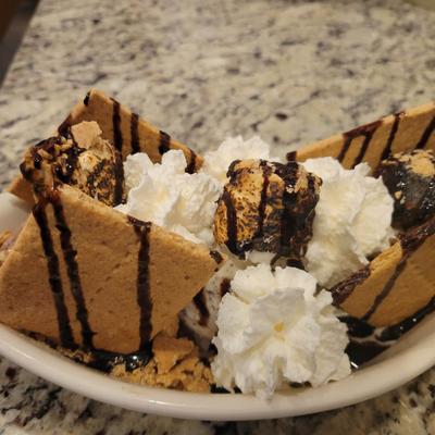 S'more dessert