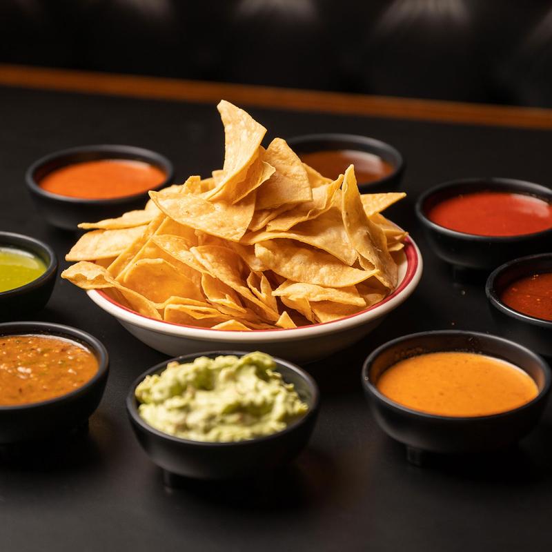 Chips y Salsa photo