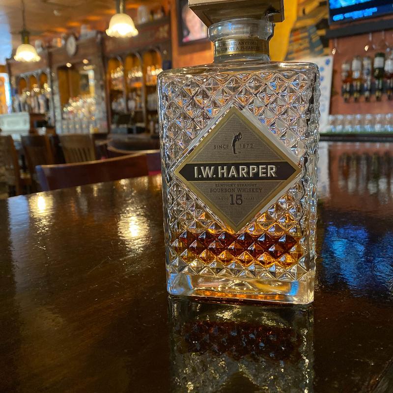 I.W. HARPER 15yr Bourbon photo