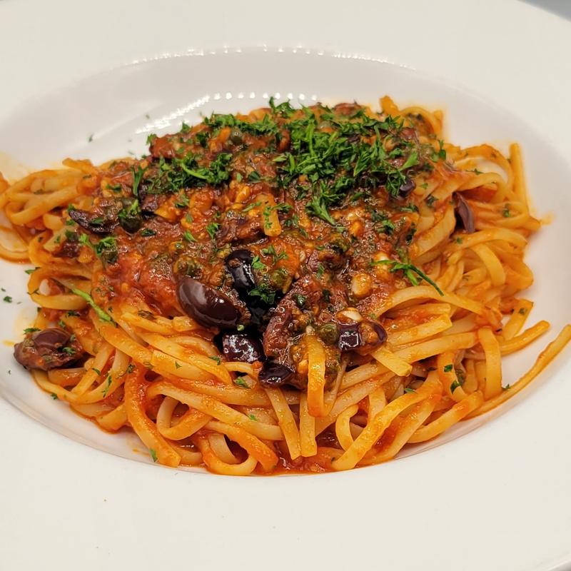 Linguine Puttanesca photo
