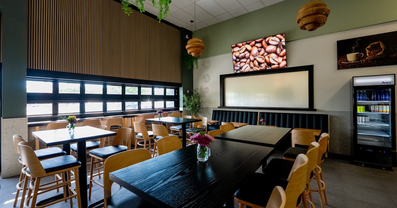 Diner area, tables, chairs