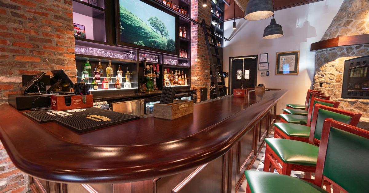 Kings Head Two-storied Mahogany Bar