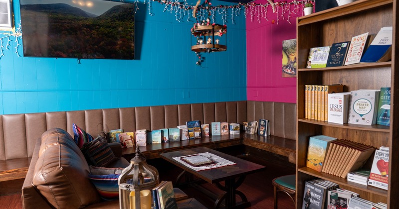 Restaurant lounge area with a restaurant library