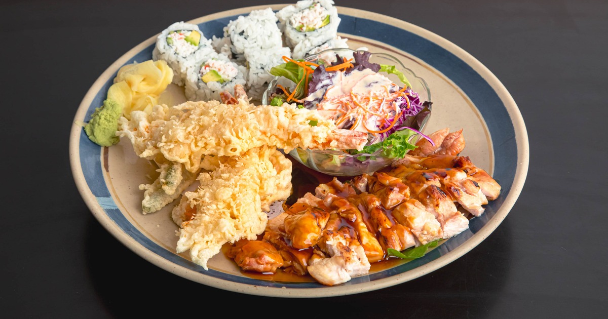 Kei Deluxe Lunch plate served on the table