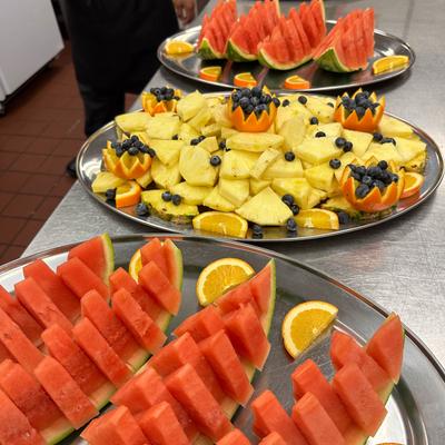 Catering plates with fruits.