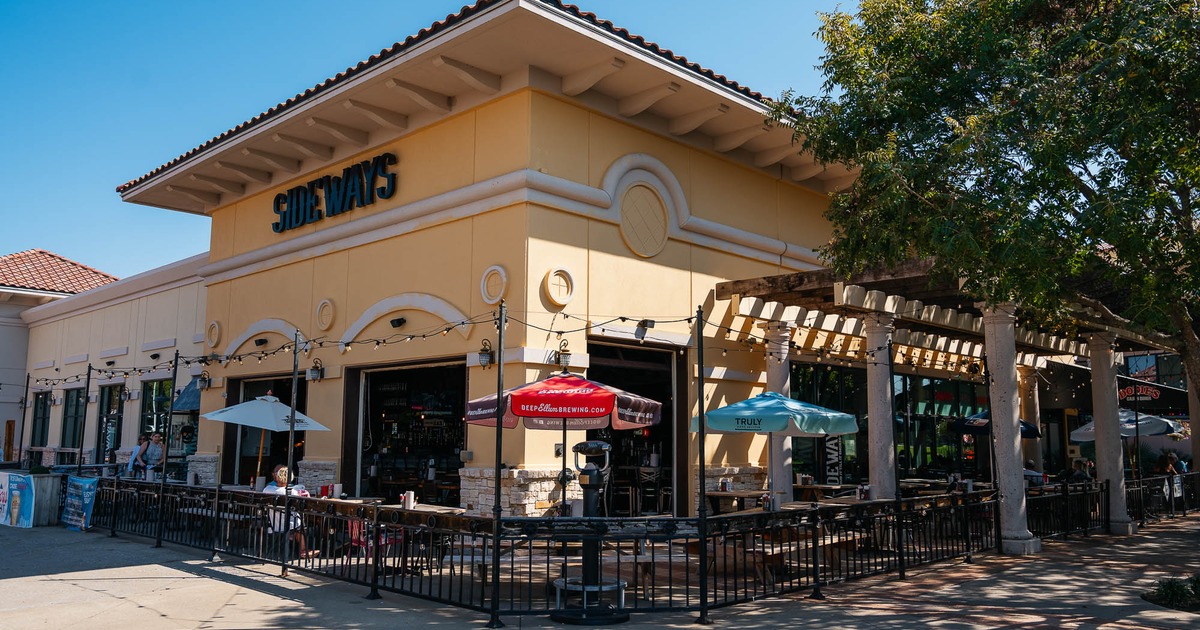 The exterior of Sideways BBQ
