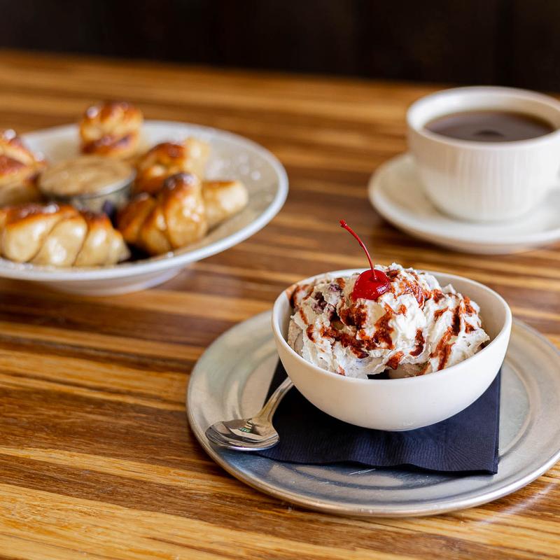 Chocolate Fudge Sundae (CN) photo