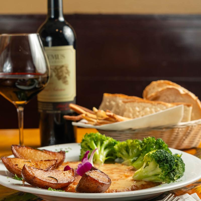 Pollo Martini (L) photo