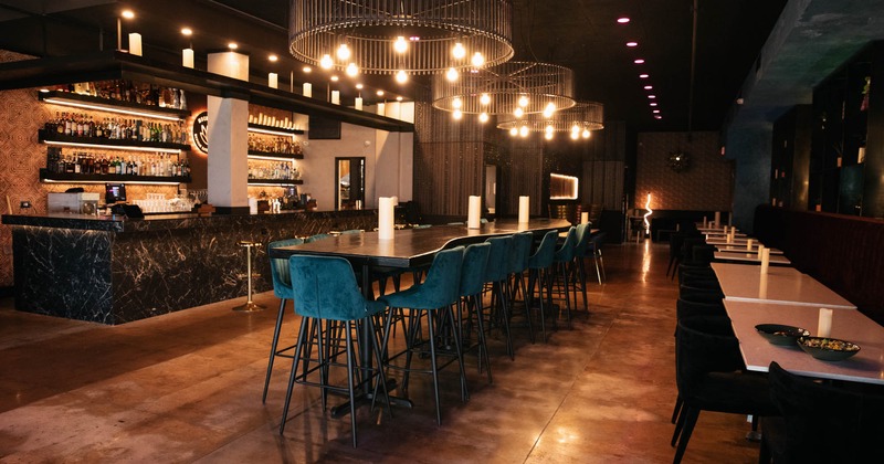 Dining area, the bar is on the left