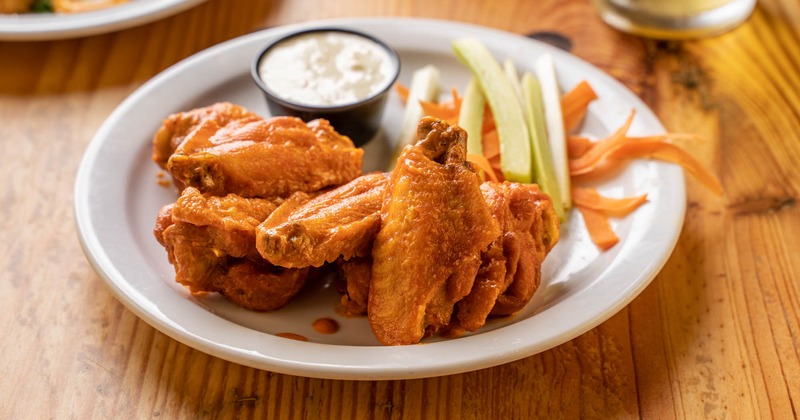 Wings with ranch and veggies