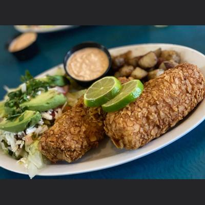 Nuggets, dip, vegetables on the side