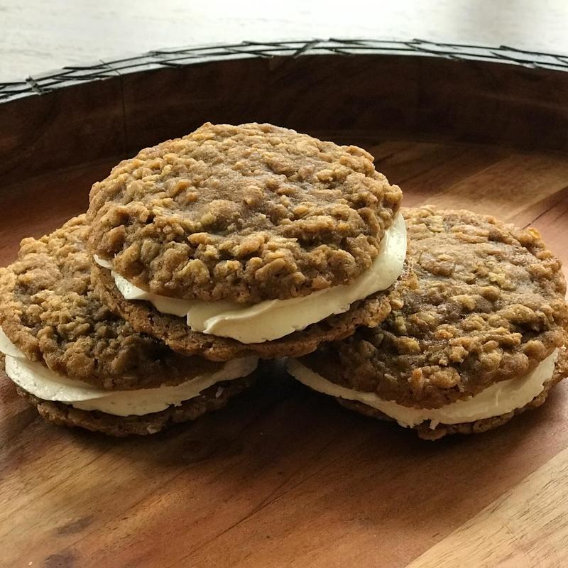 Gingerbread Oatmeal Whiskey Cream Pie photo
