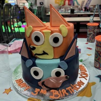 Bluey and Bingo themed birthday cake.