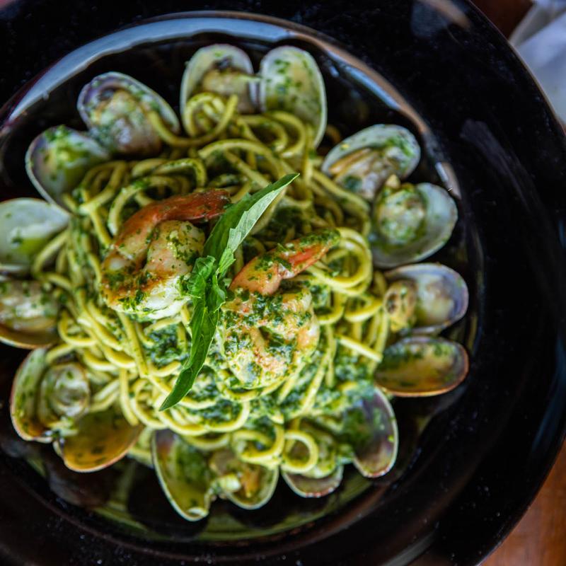 Spaghetti Clams, Shrimps & Arugula (SF) photo
