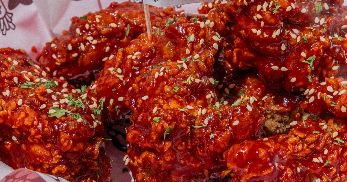 Fried chicken served with a South Korean flag toothpick