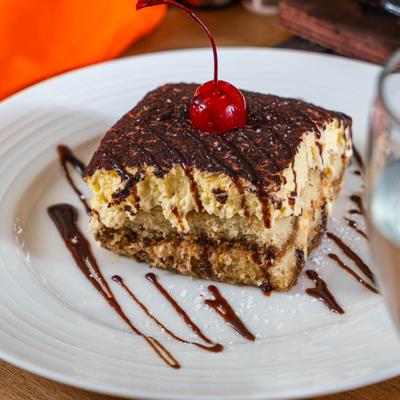 Tiramisu cake.