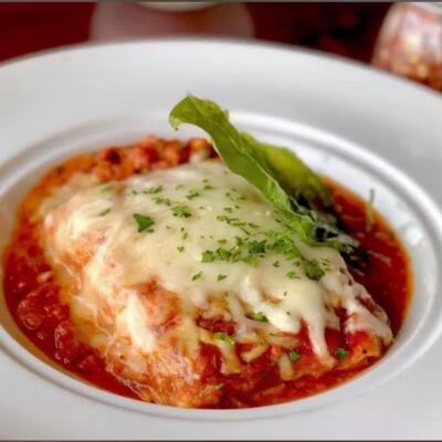 Lasagna in meat sauce.