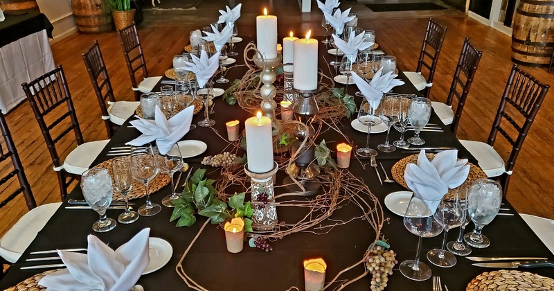 Diner table, chairs, booths
