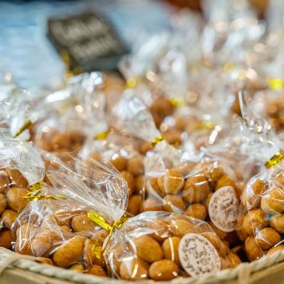 Packaged wedding nuts