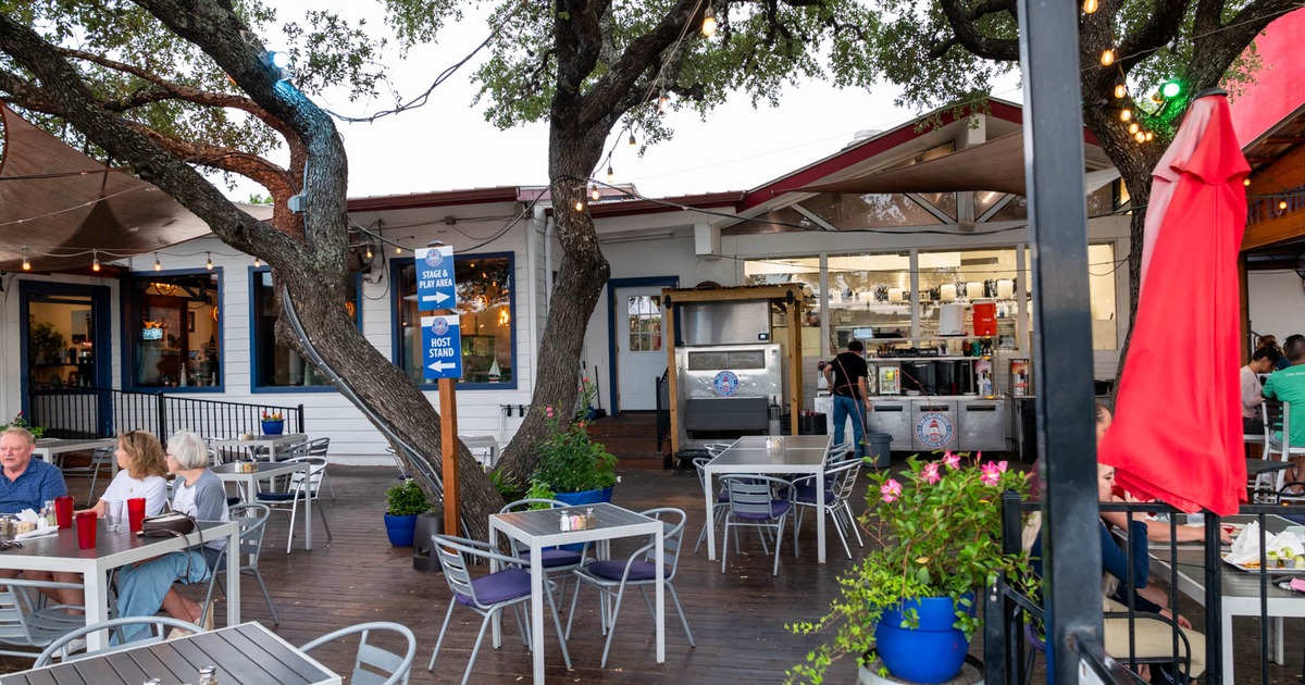 Exterior, tables and chairs