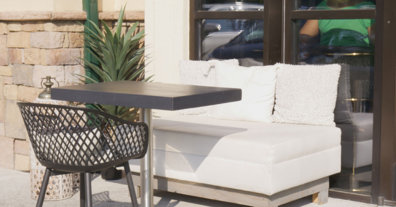 Exterior, table ready for guests