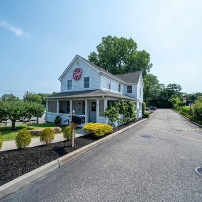 Exterior, view of the restaurant building near the road.
