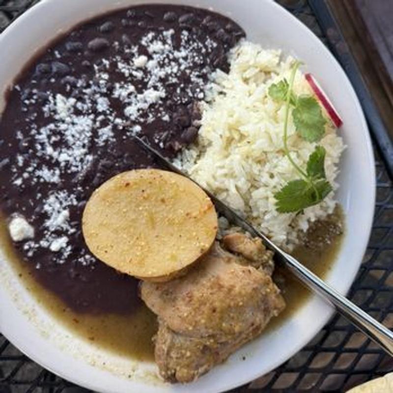 *Pollo en Salsa de Tomatillo photo