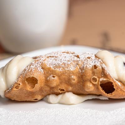 Cannoli, close up.