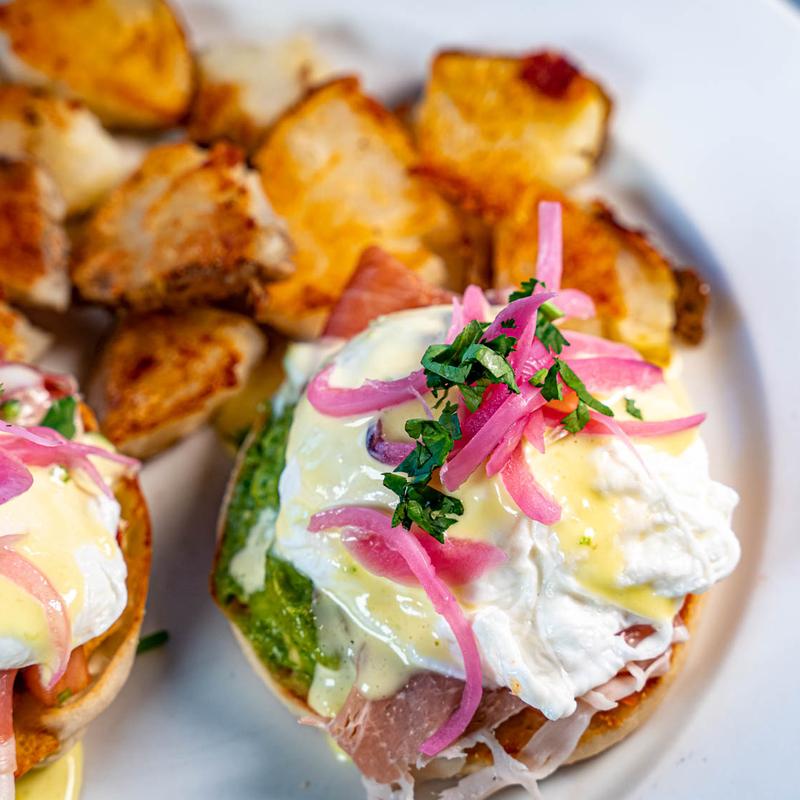 La Suerte Huevos Benedicto photo