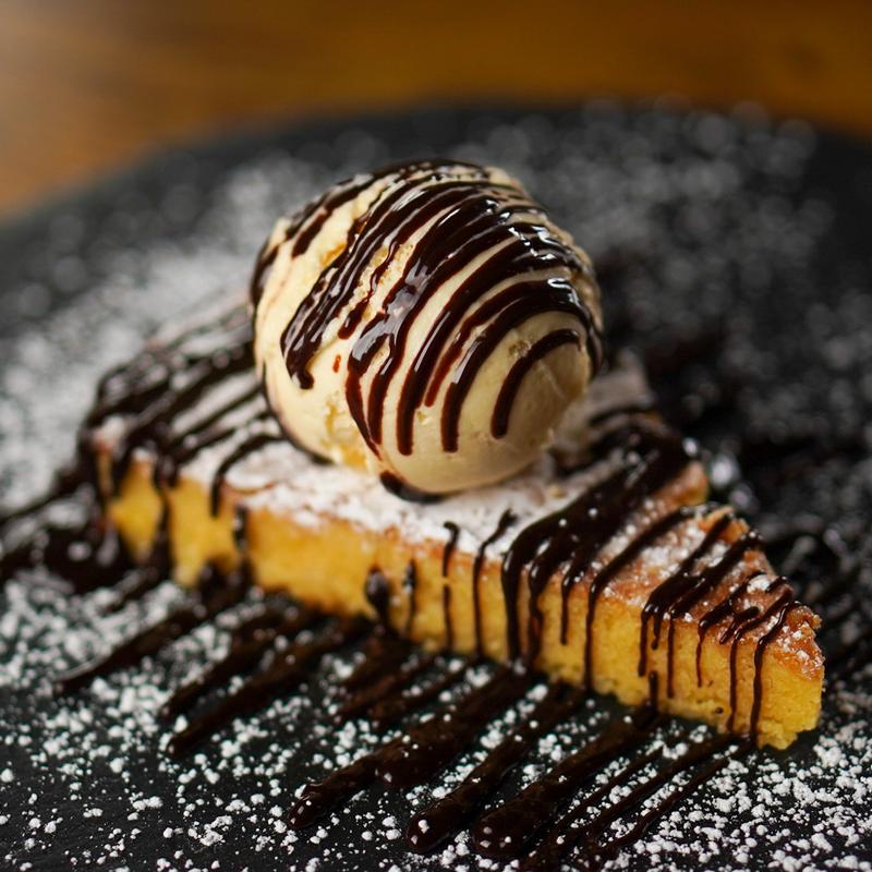 Tarta de Santiago con Helado photo