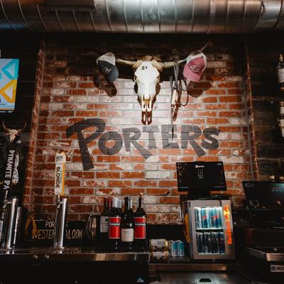 Porters Western Saloon, bar