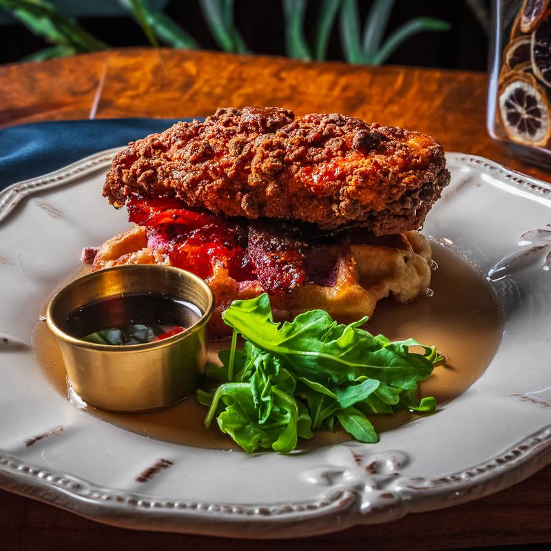 crispy chicken & waffle photo