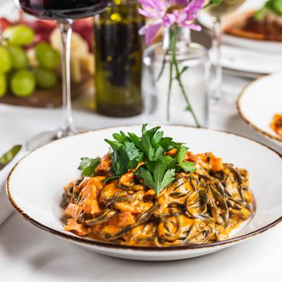 Tagliolini Neri Al Salmone.