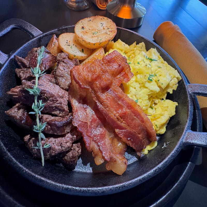 menu item 23 of 24, Steak & Eggs