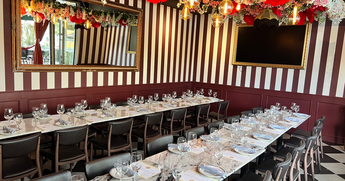 Piazza Private Room