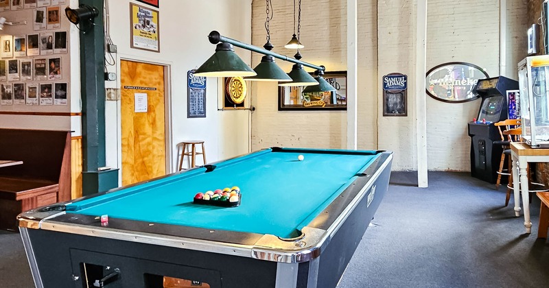 Pool table