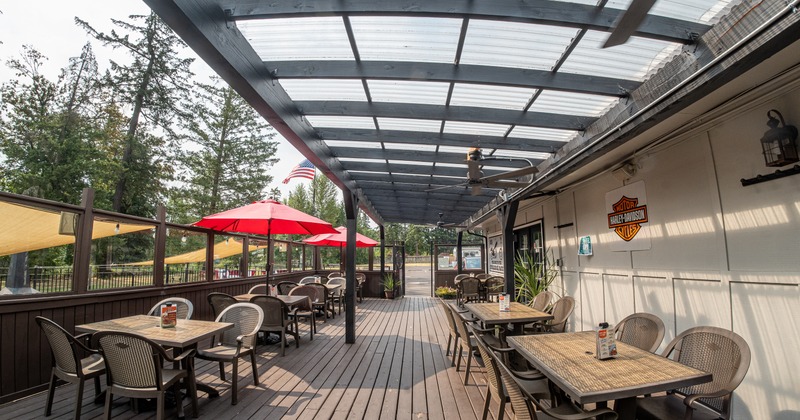 Exterior, patio, tables, chairs