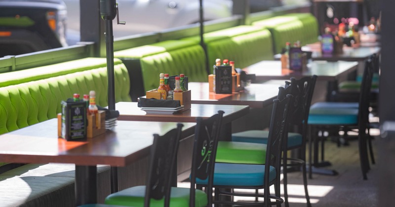 Interioe, tables lined up