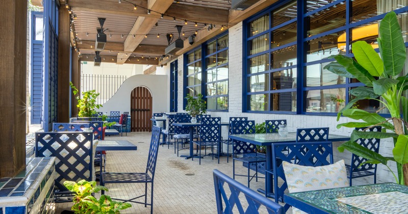 Exterior seating space